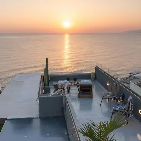 Hersonissos Beach Front Suites Exterior photo