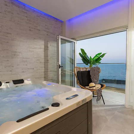 Hersonissos Beach Front Suites Exterior photo